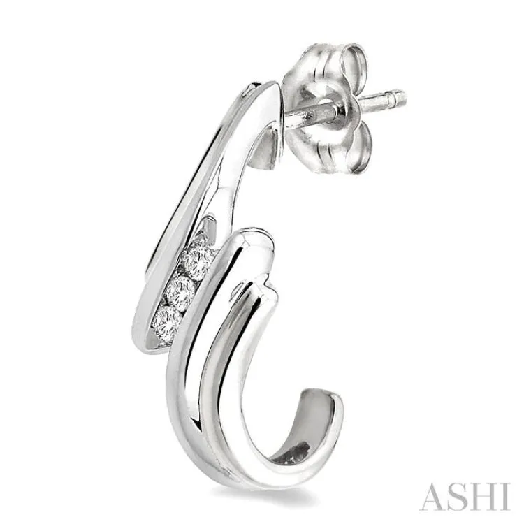 1/10 ctw Round Cut Diamond Earrings in Sterling Silver