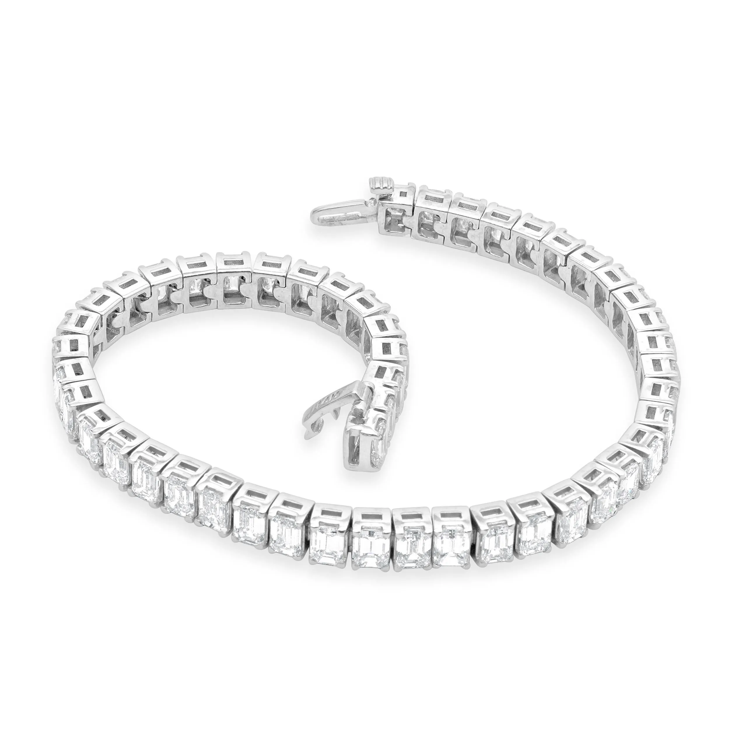 14 Karat White Gold Emerald Cut Diamond Tennis Bracelet