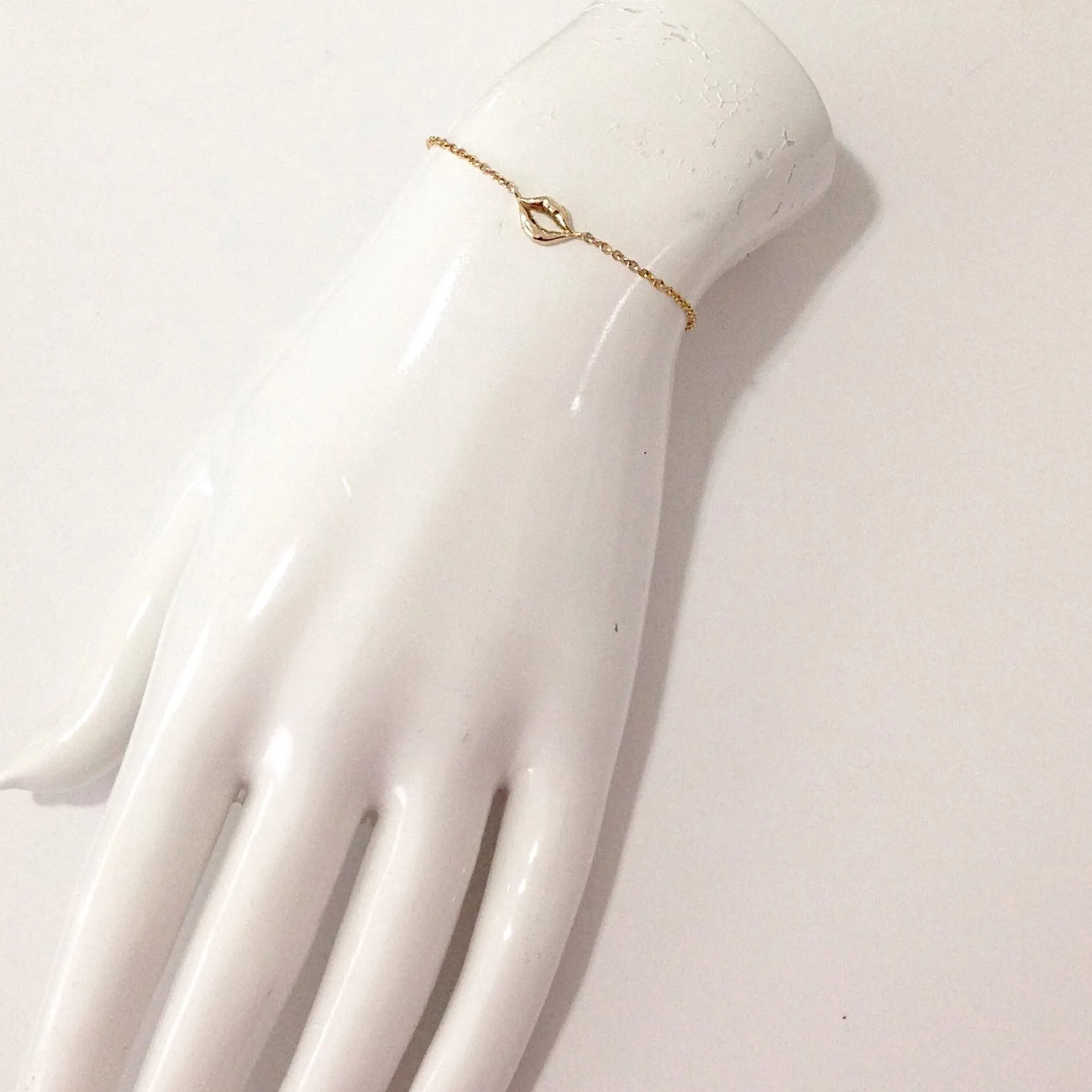 14K Gold Lip Pout Bracelet