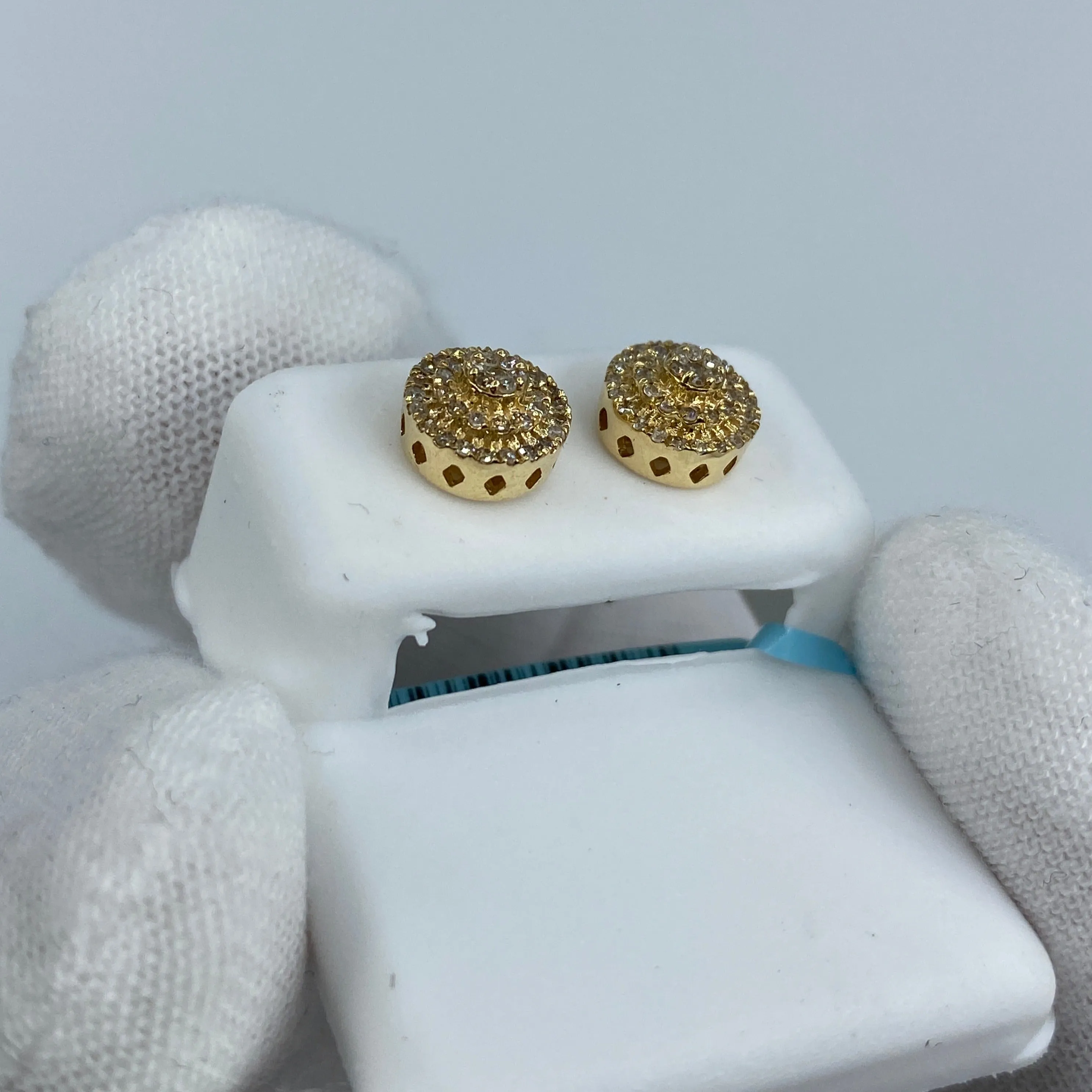 14K Small Circle Cake Diamond Earrings