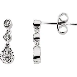 14K White 1/8 CTW Diamond Link Earrings