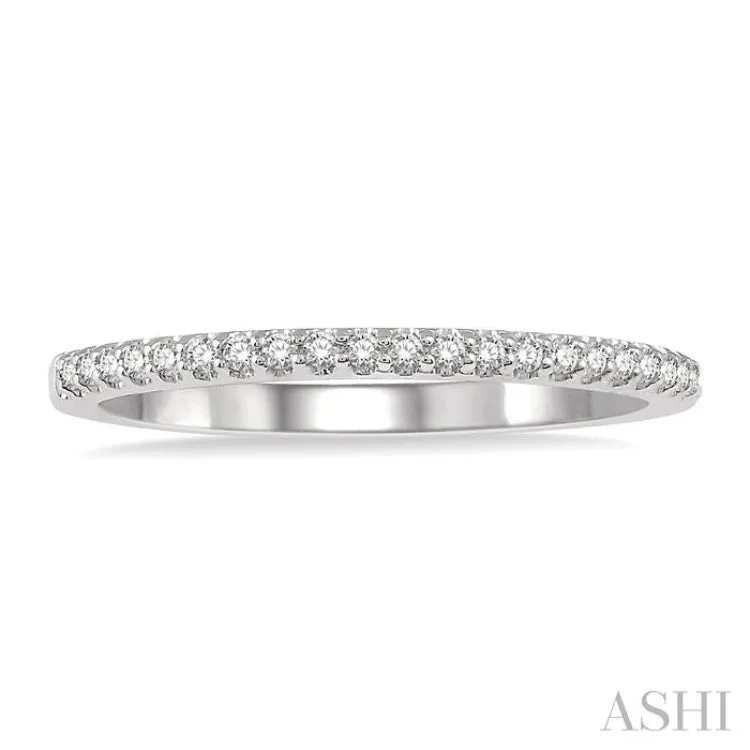 1/5 ctw Round Cut Diamond Wedding Band in 14K White Gold