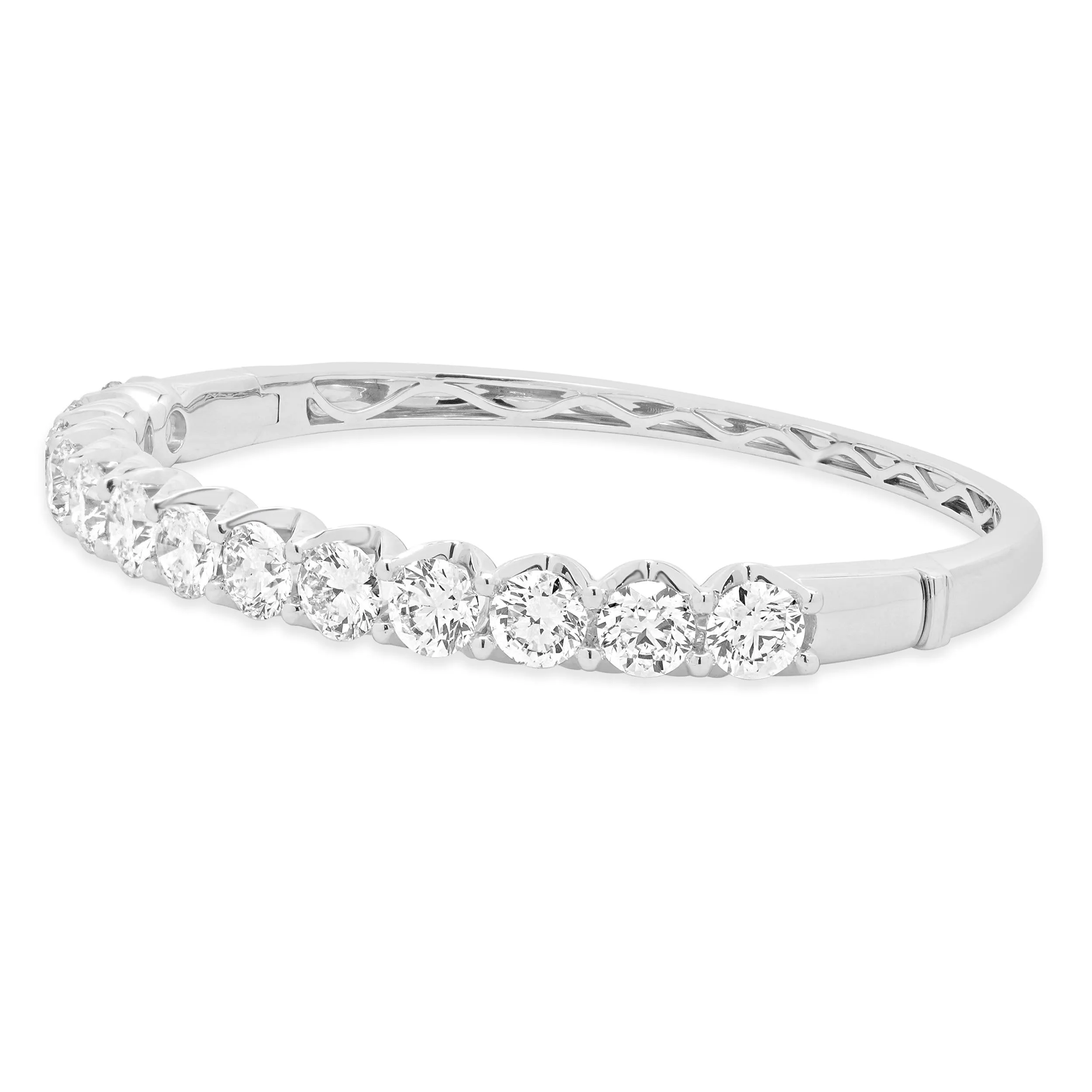 18 Karat White Gold Round Brilliant Cut Diamond Bangle Bracelet