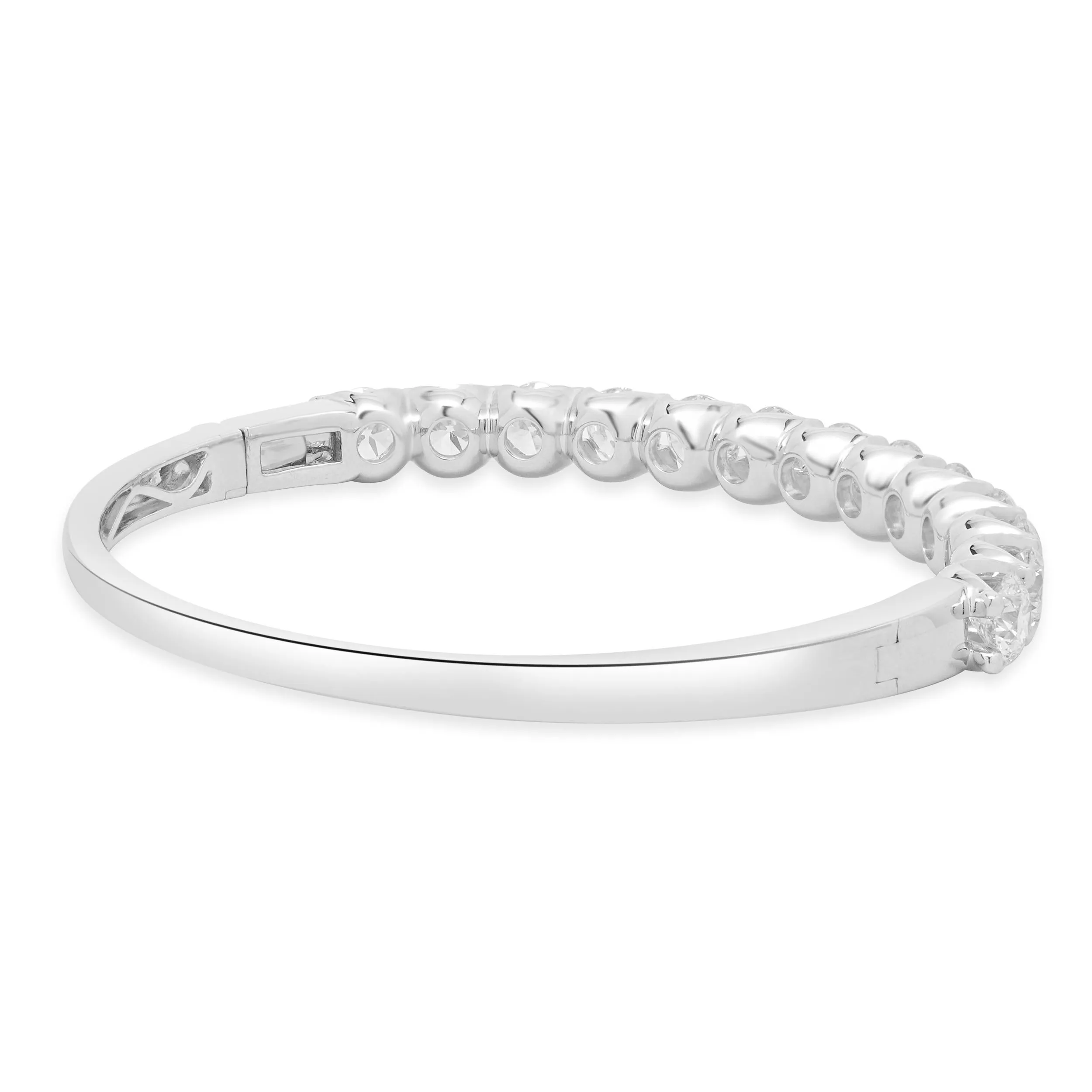 18 Karat White Gold Round Brilliant Cut Diamond Bangle Bracelet