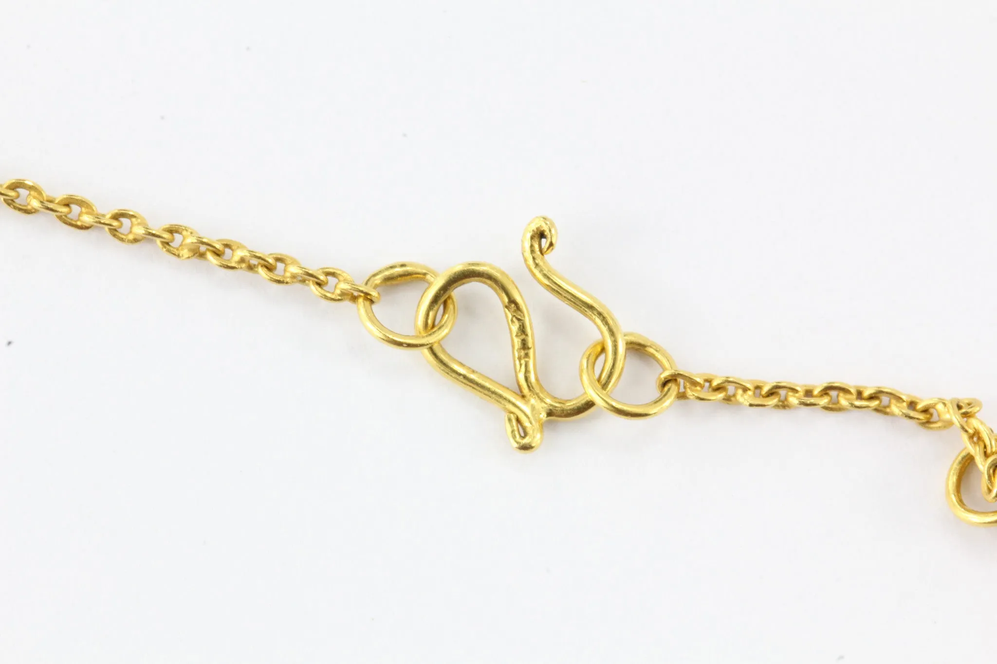 18K Gold 2.5 CTW Natural Blue Sapphire Necklace