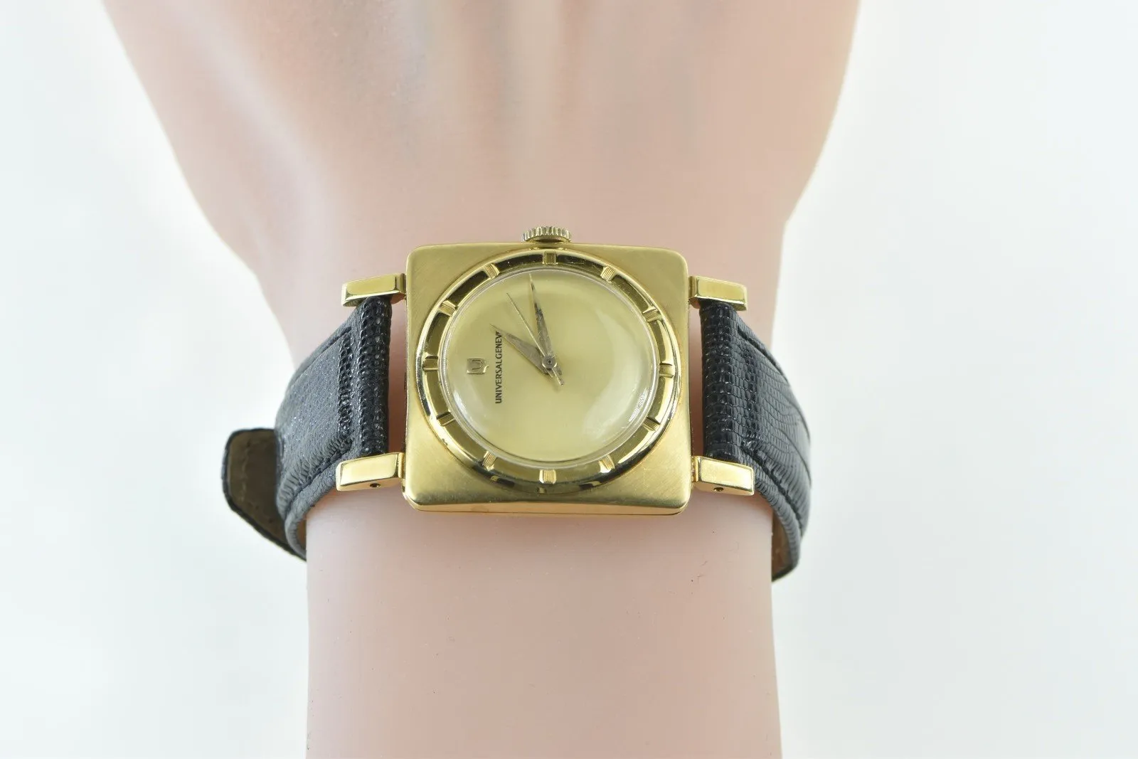 18K Universal Geneve Squared Vintage Men's Watch