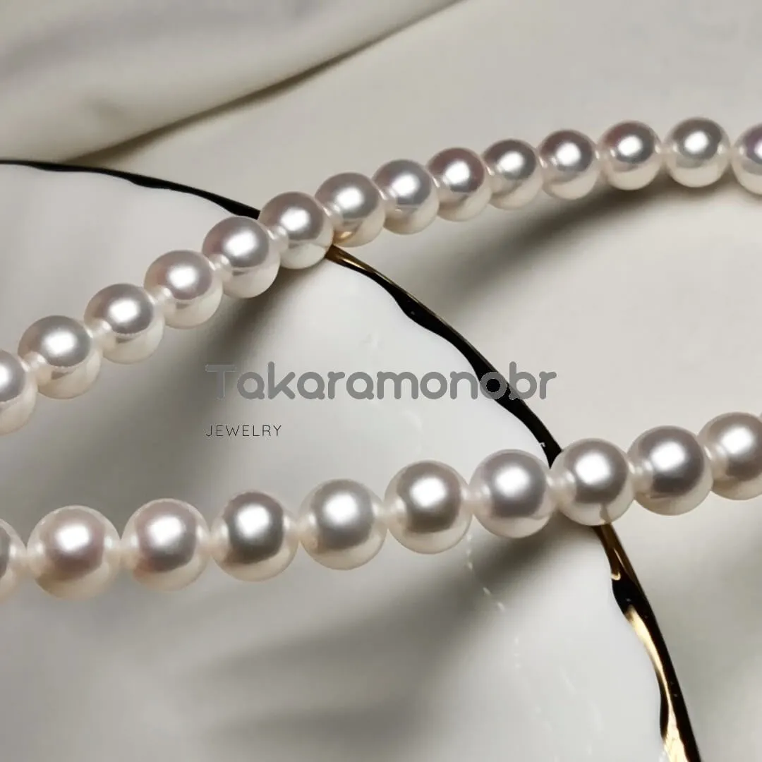 8.0-9.0 mm White Freshwater Pearl Necklace