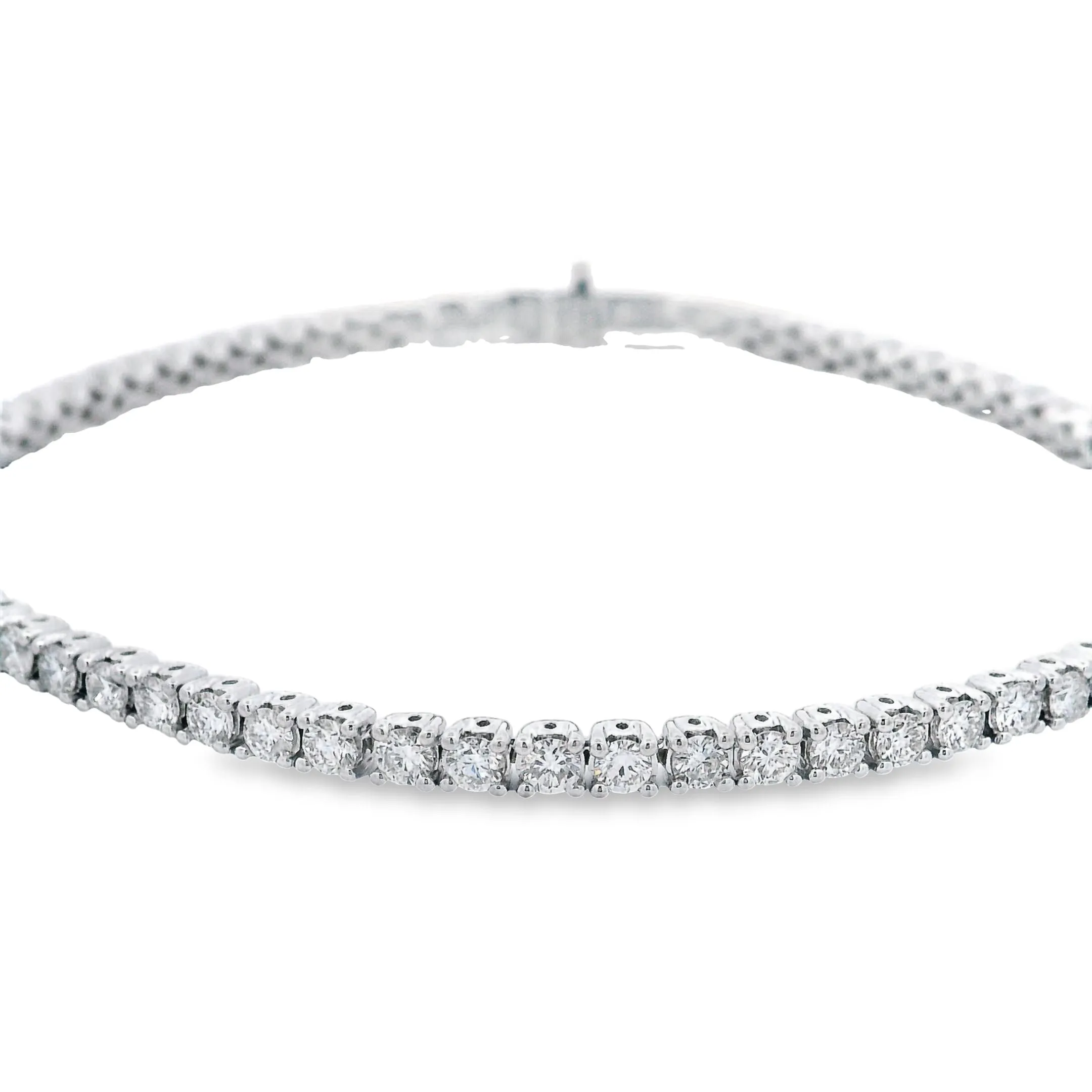 9ct White Gold Round Brilliant Lab Grown Diamond Claw Set Tennis Bracelet TDW= approx 3.00ct