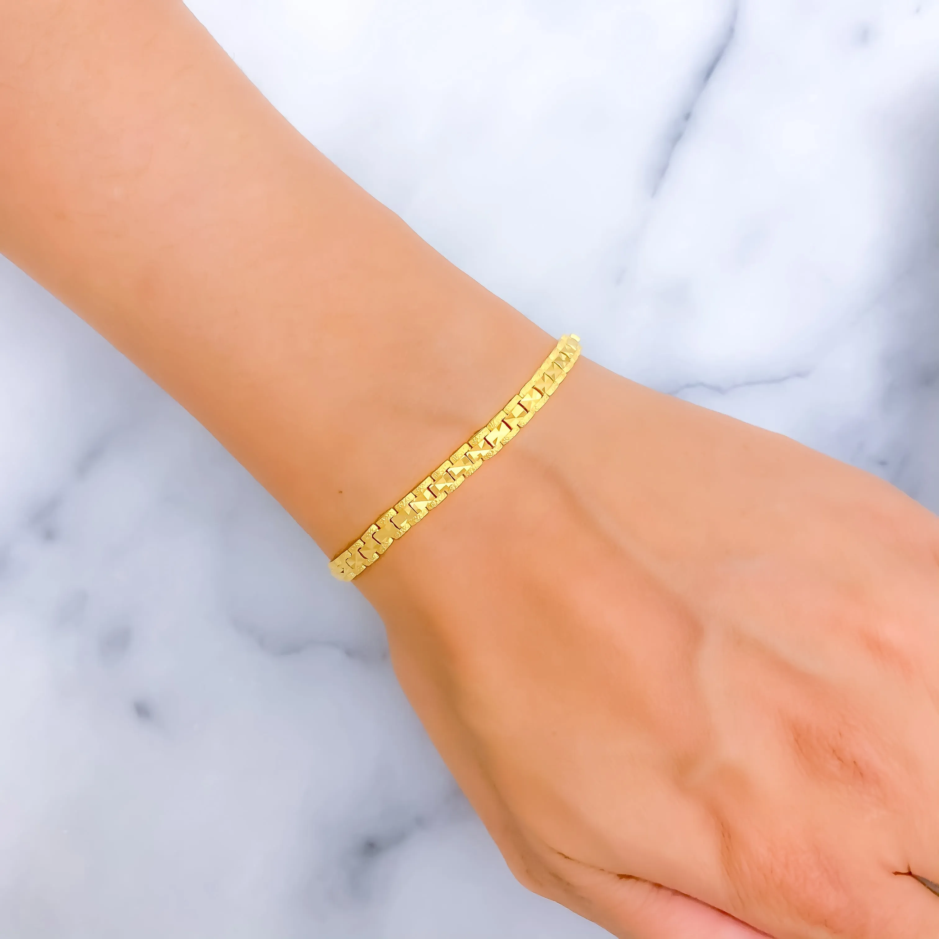 Chic Radiant 22k Gold Bracelet