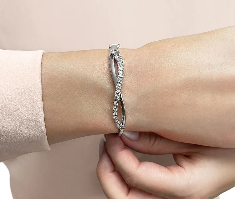 Curved Accent Diamond Journey Bangle Diamond  with 2.05 ct.(finished)