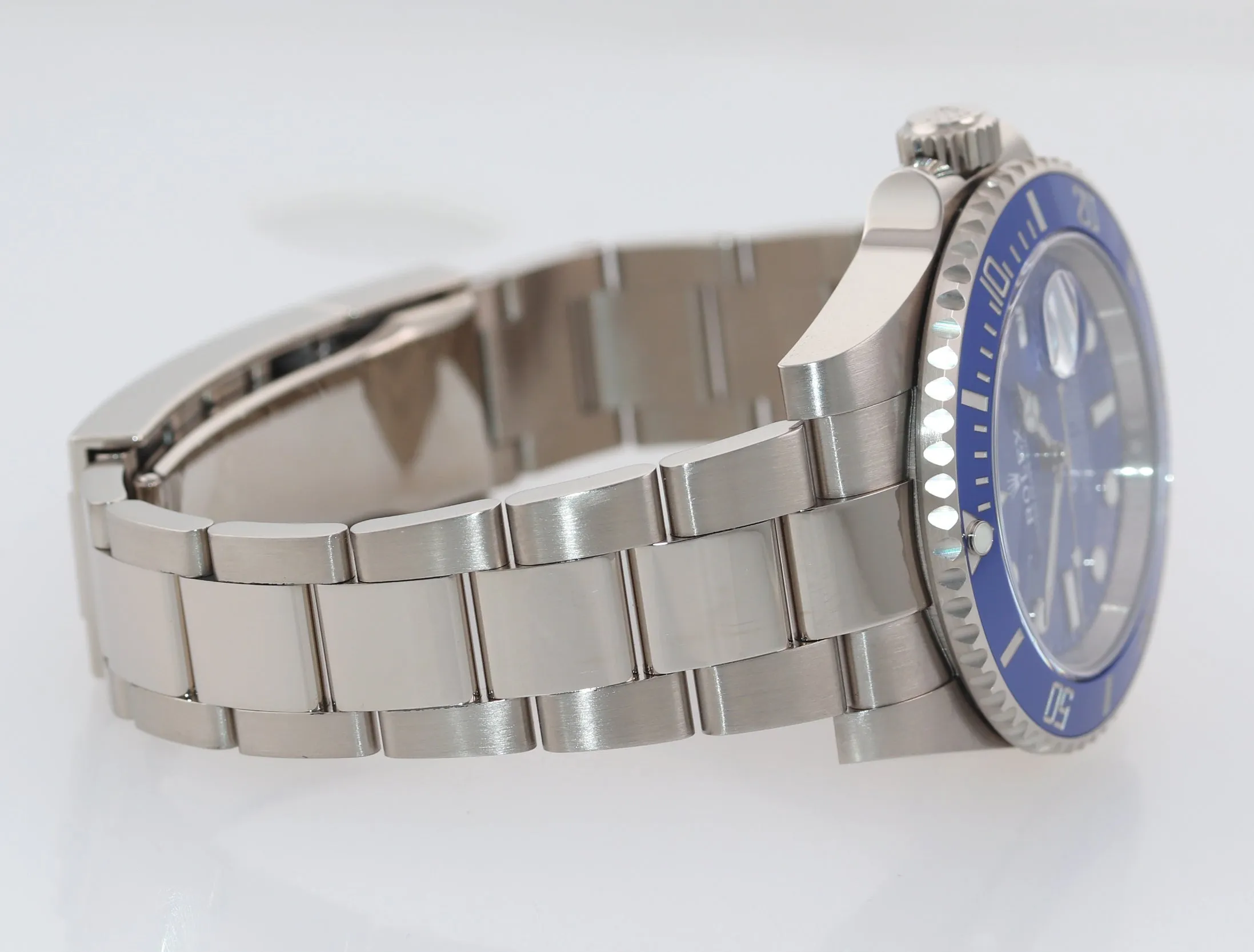 DISCONTINUED 2019 Rolex Submariner Blue Smurf 116619 White Gold Watch Box