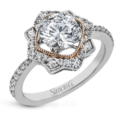 Engagement Ring in 18k Gold with Diamonds