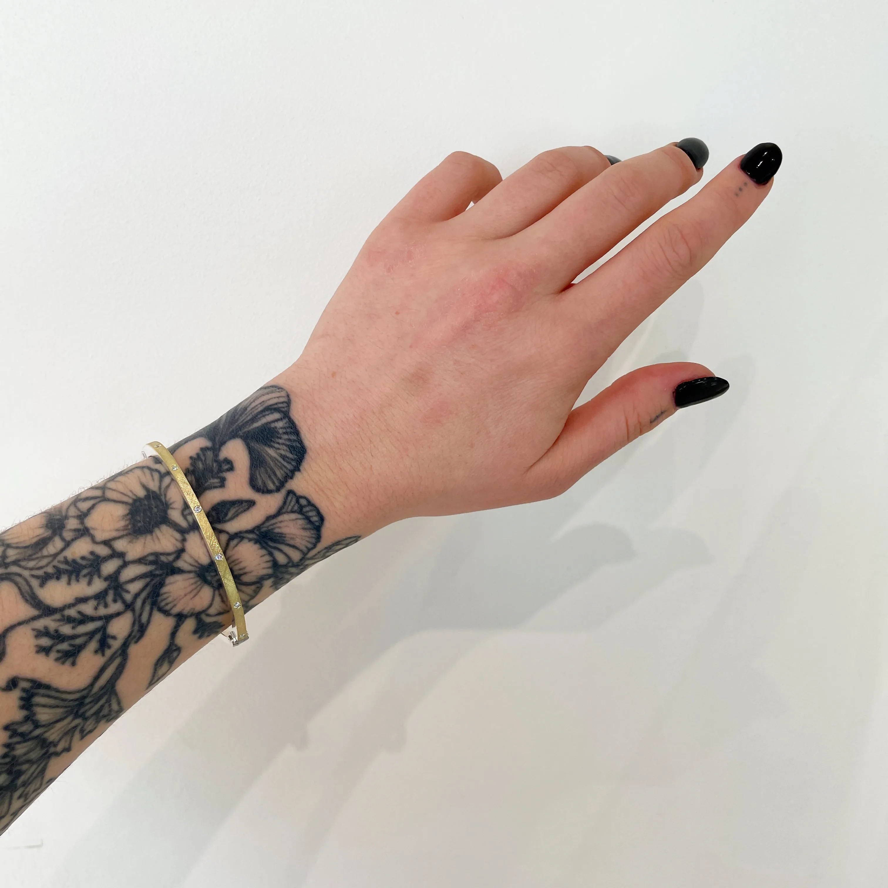 Gold Carol 2.5 Bangle