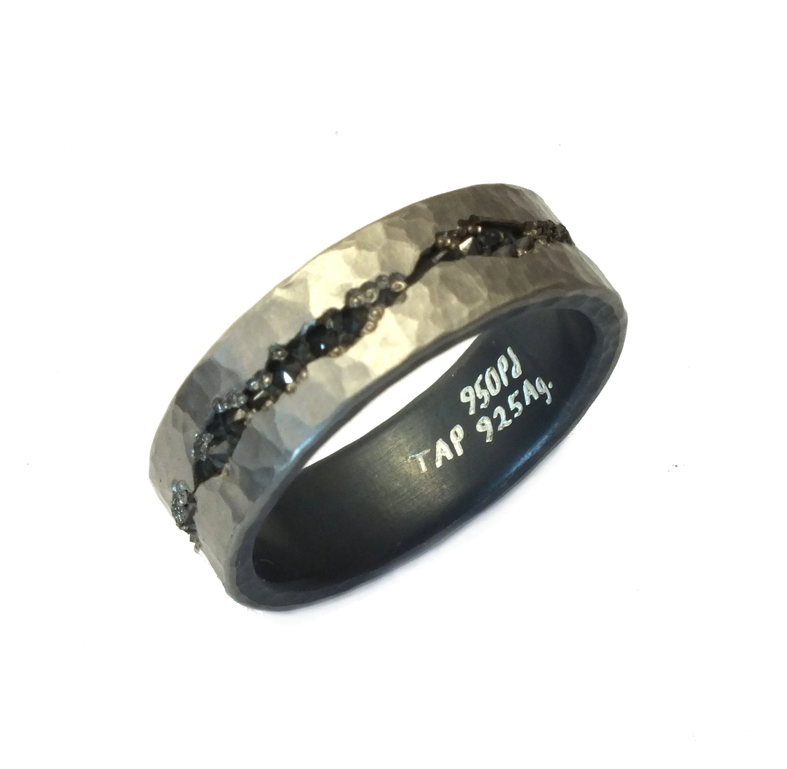 Large Fissure Band Black Diamonds