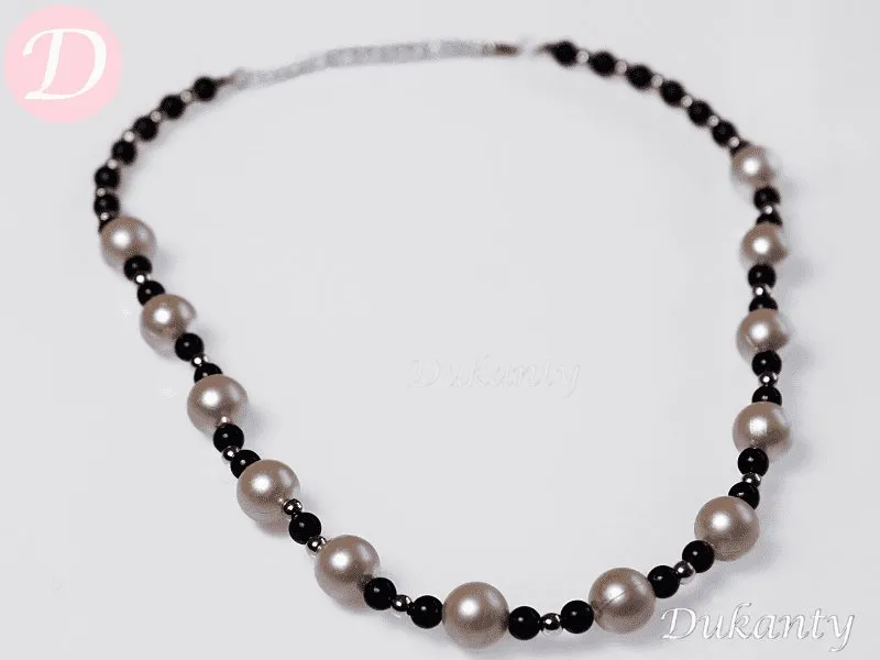 Laurel Necklaces - Pearl with Onyx