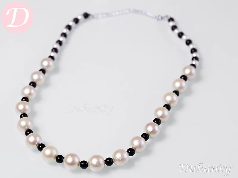 Laurel Necklaces - Pearl with Onyx