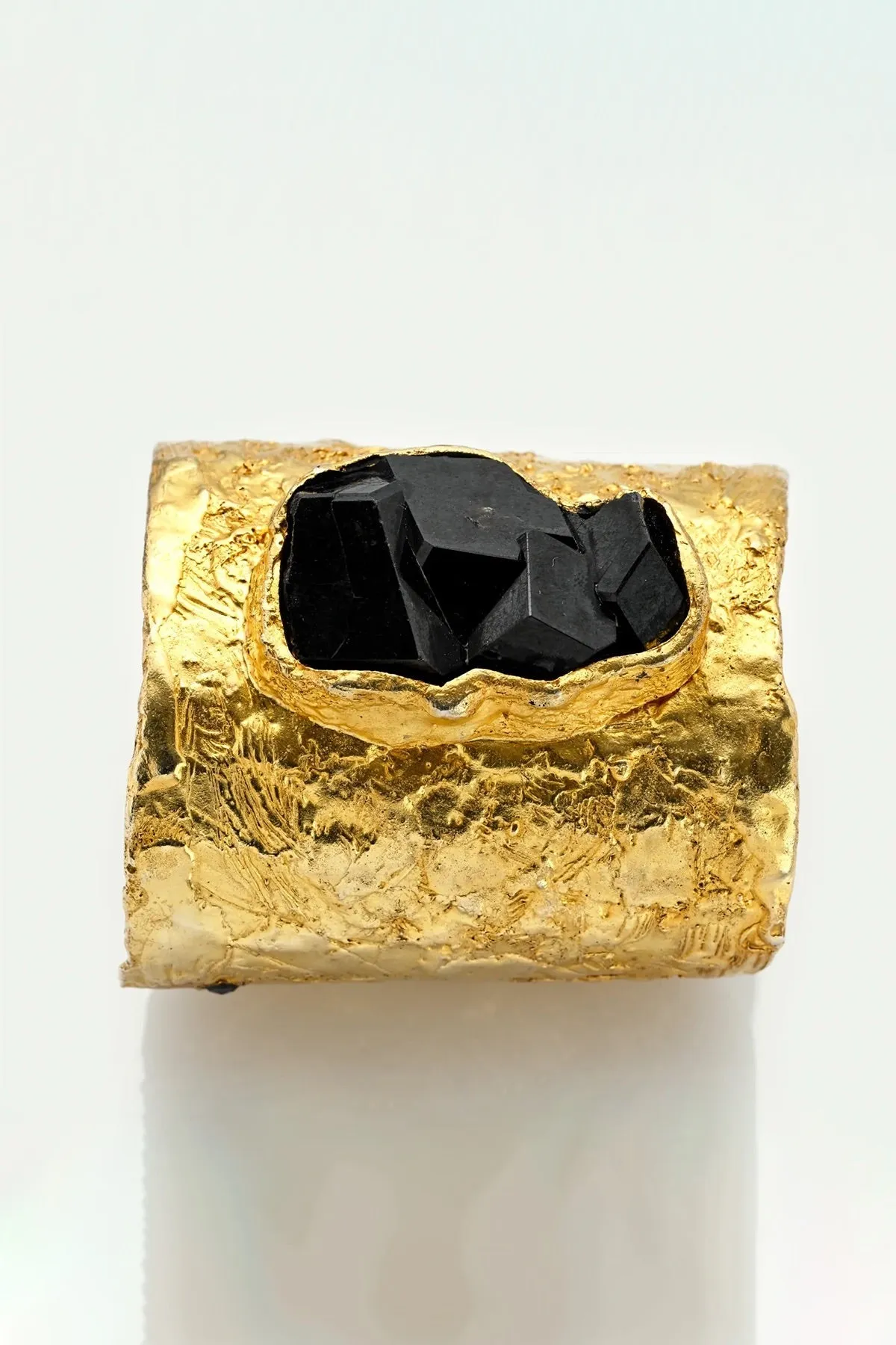 MARIE-ALEXANDRINE YVERNAULT | VELA II GARNET CUFF 7CM