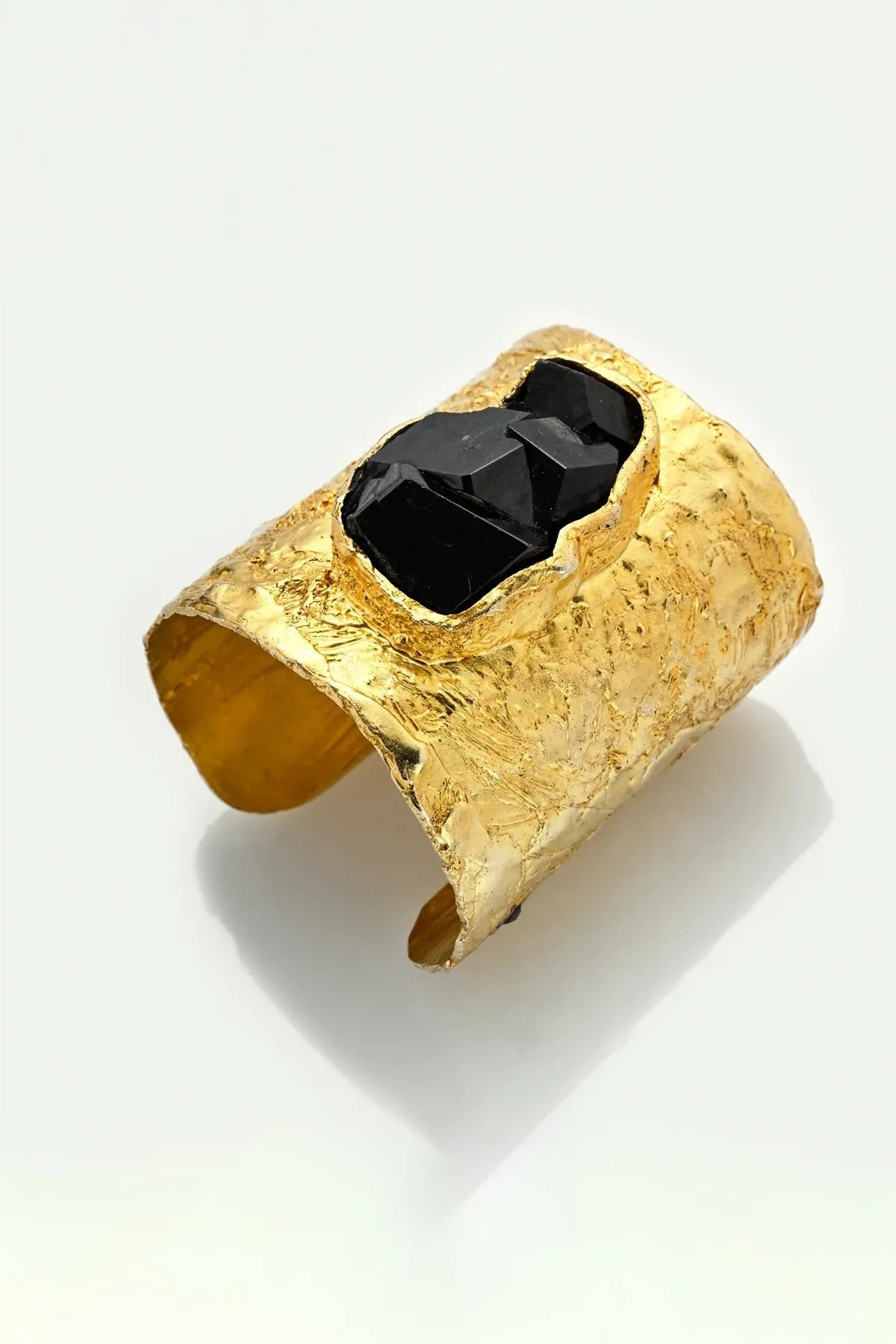 MARIE-ALEXANDRINE YVERNAULT | VELA II GARNET CUFF 7CM