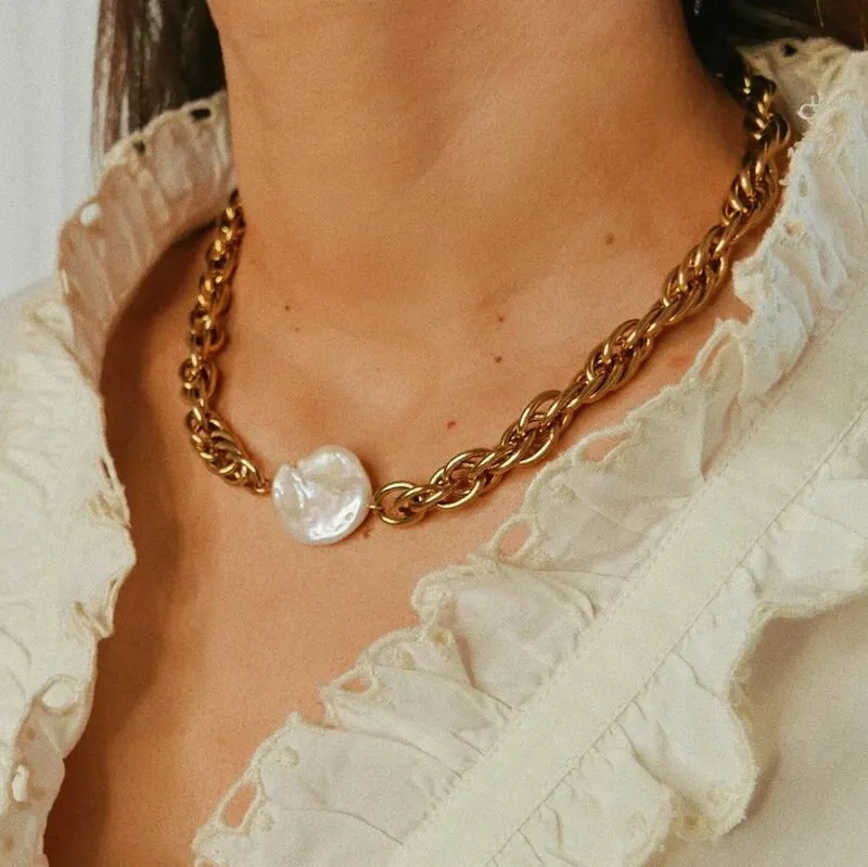 Missed White Necklace