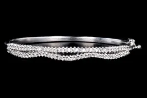 Modern 14K White Gold 1.50 Carat Round Brilliant Diamond Bangle