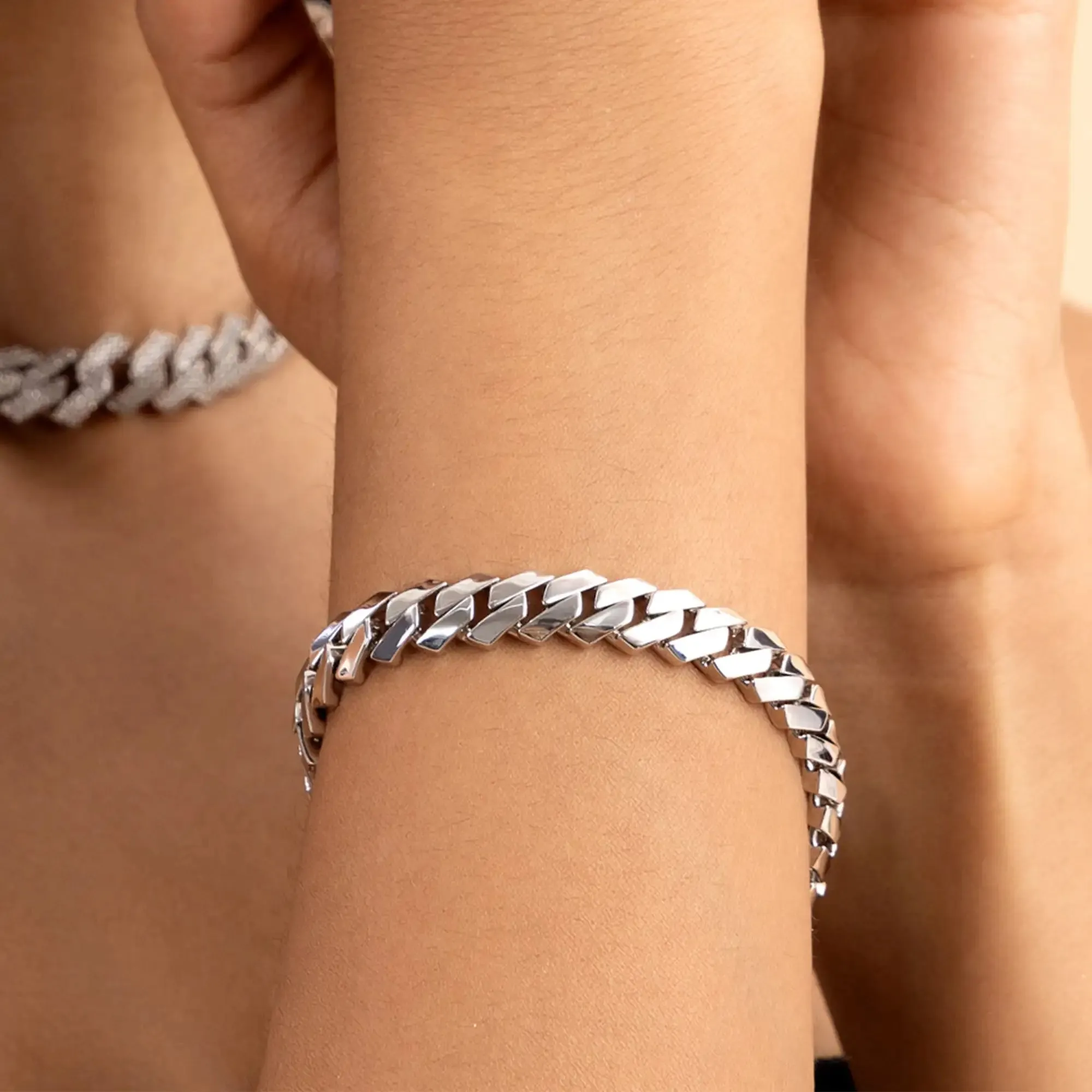 Moissanite Plain Gold Prong Cuban Link Bracelet - 8mm