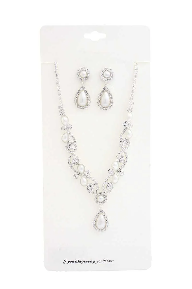 Pearl Rhinestone Necklace