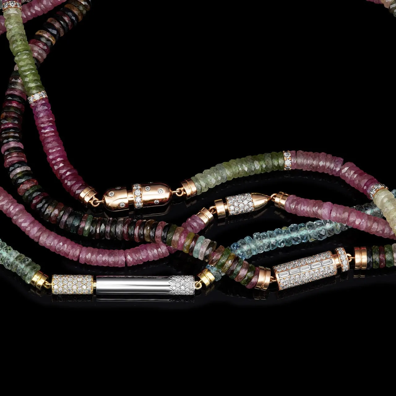 PINK SAPPHIRE NECKLACE WITH PAVÉ DIAMOND BULLET CLASP IN 18K ROSE GOLD