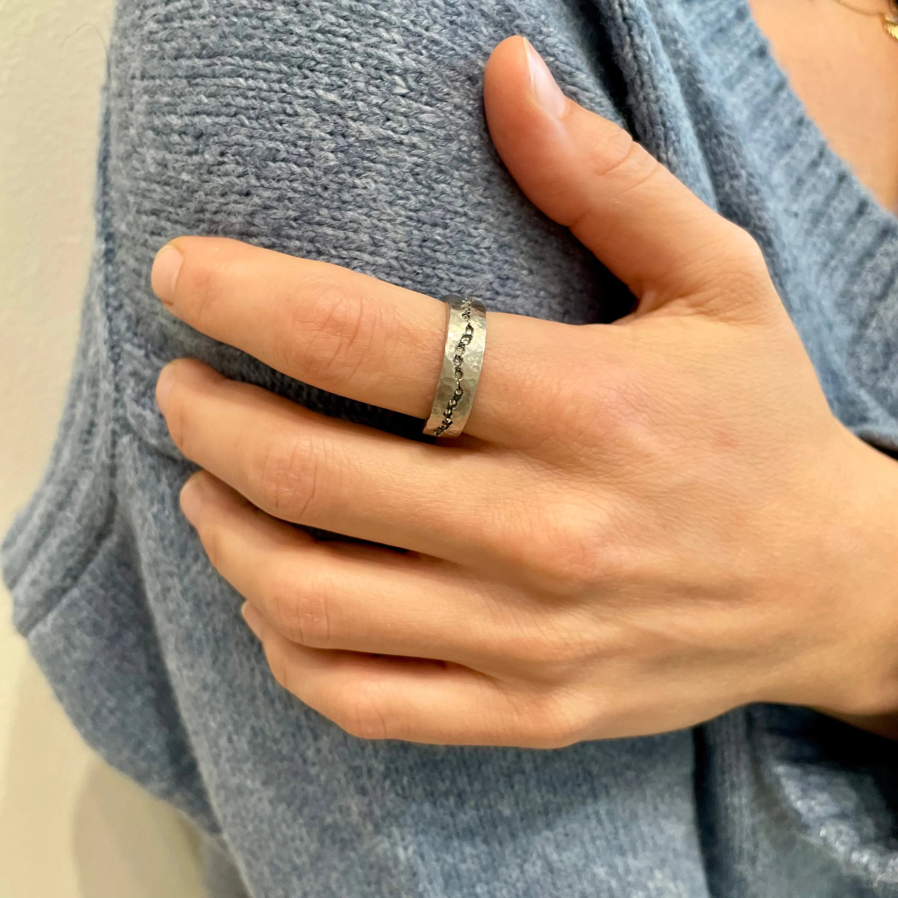 Platinum Diamond Fissure Band