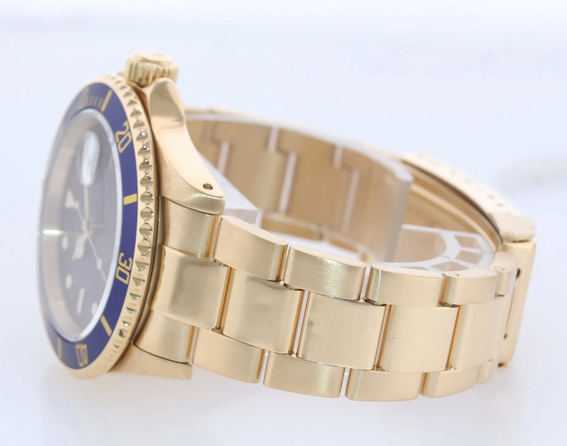 Rolex 16618 Submariner 18K Yellow Gold Blue 40MM Sunburst Dial Watch Box