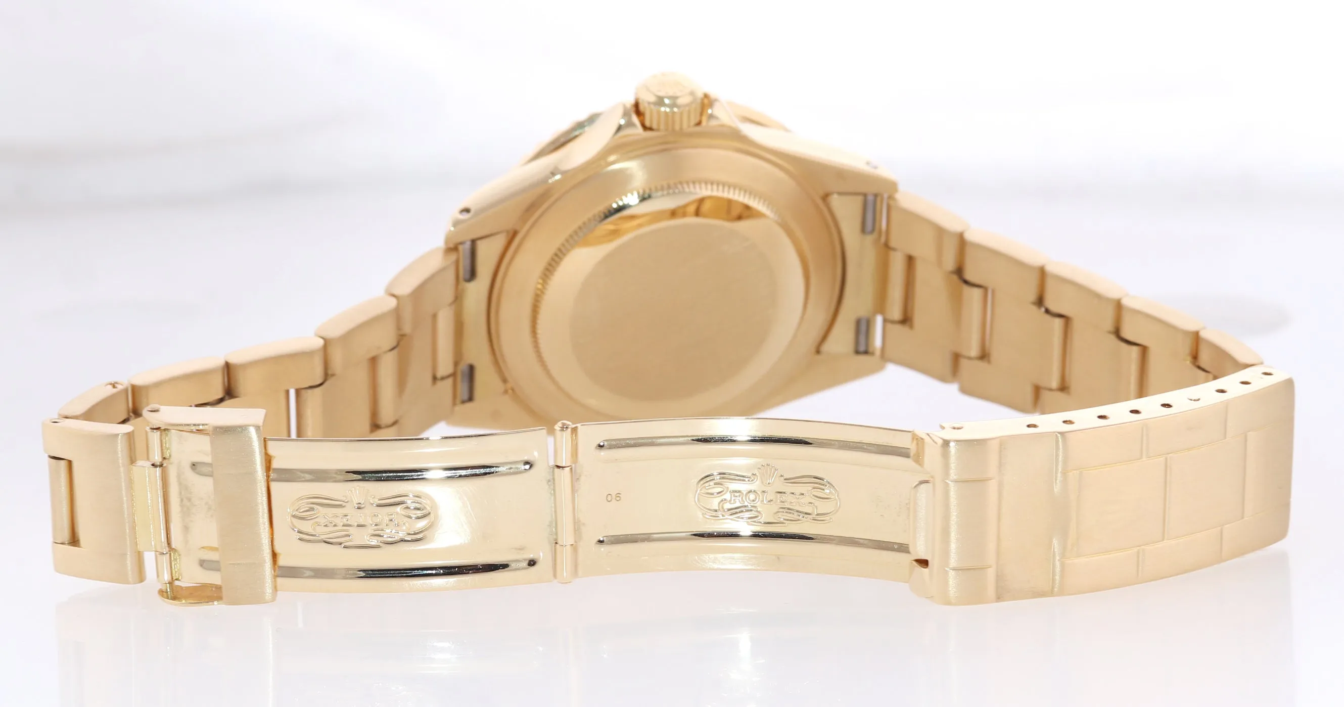 Rolex 16618 Submariner 18K Yellow Gold Blue Purple Sunburst Dial Watch Box