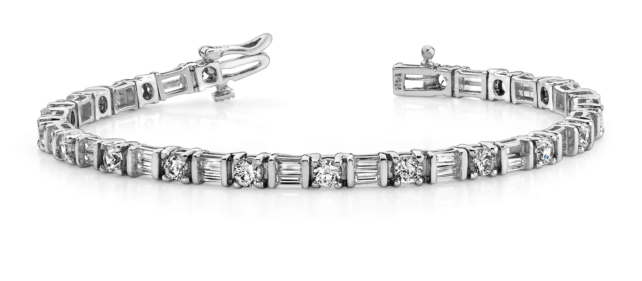 Round And Baguette Diamond Bracelet with 4.56 ct.(finished) 3.5x1.5mm, 3mm