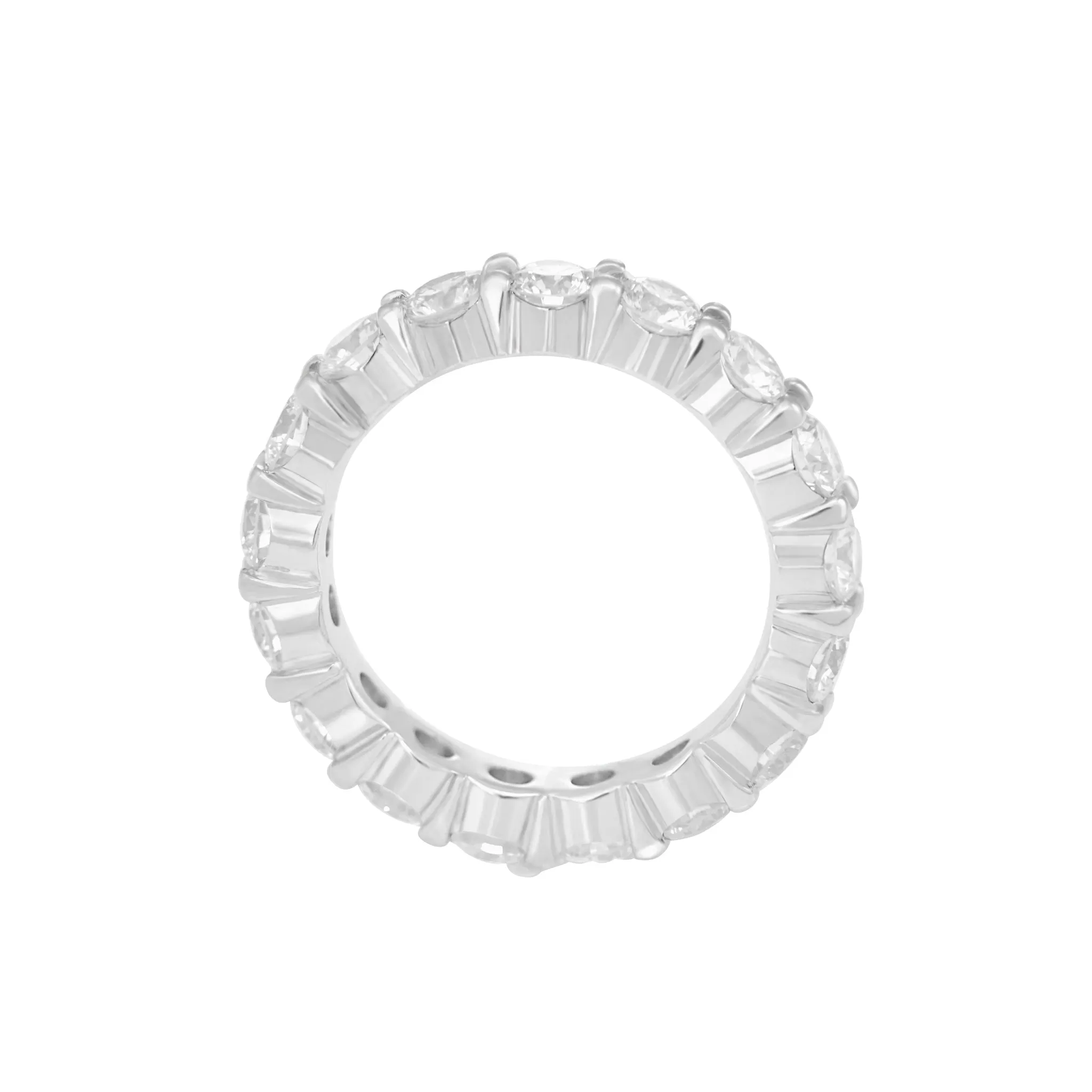 Round Brilliant Closed Eternity Band