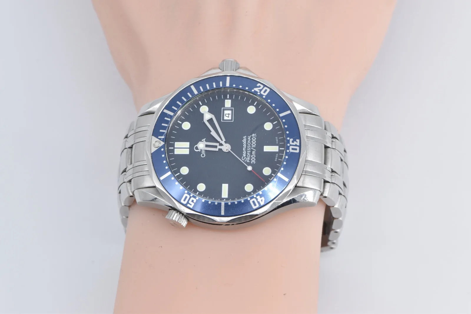 Stainless Steel Omega Seamaster 300m Quartz 2541.80 Men's Watch