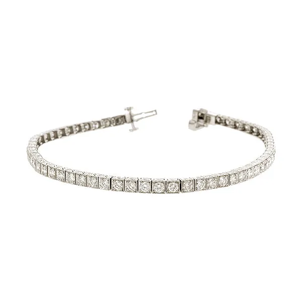 Straight-line Diamond Tennis Bracelet