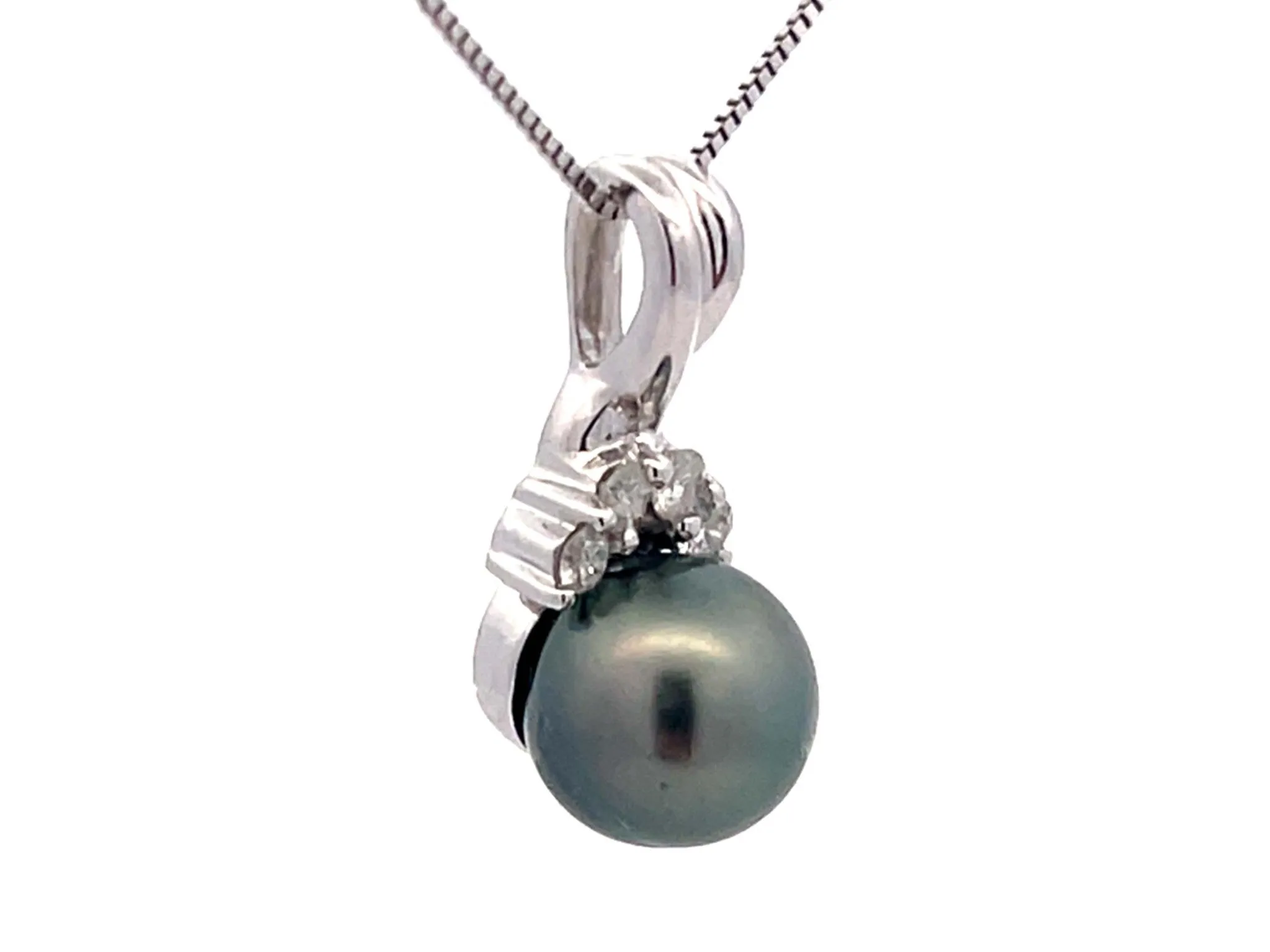 Tahitian Pearl Diamond Pendant and Chain in 14k White Gold