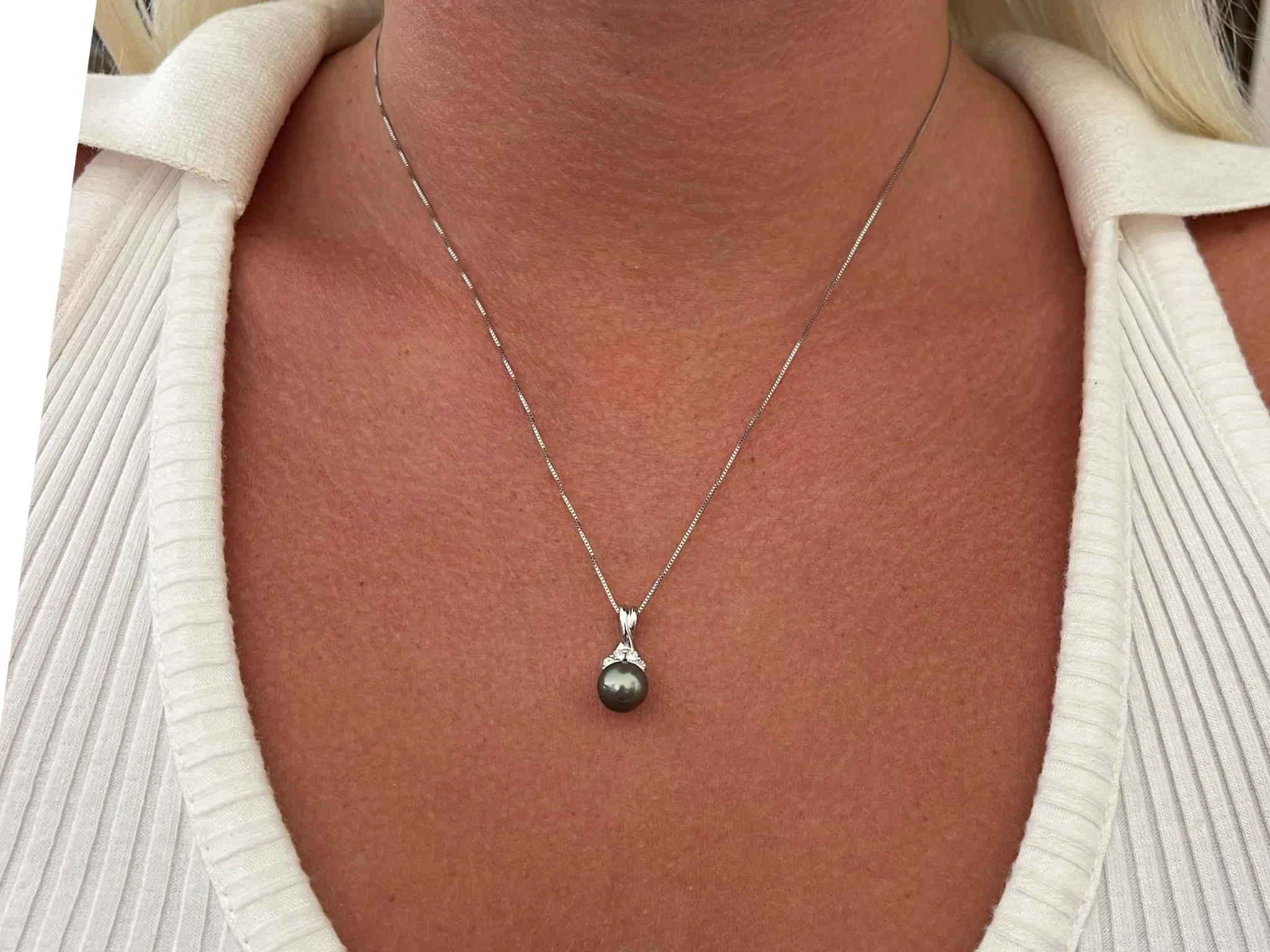 Tahitian Pearl Diamond Pendant and Chain in 14k White Gold