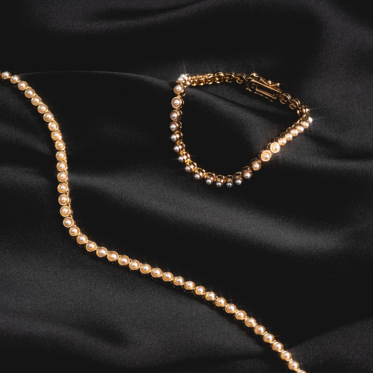 Tennis Necklace in Pearl