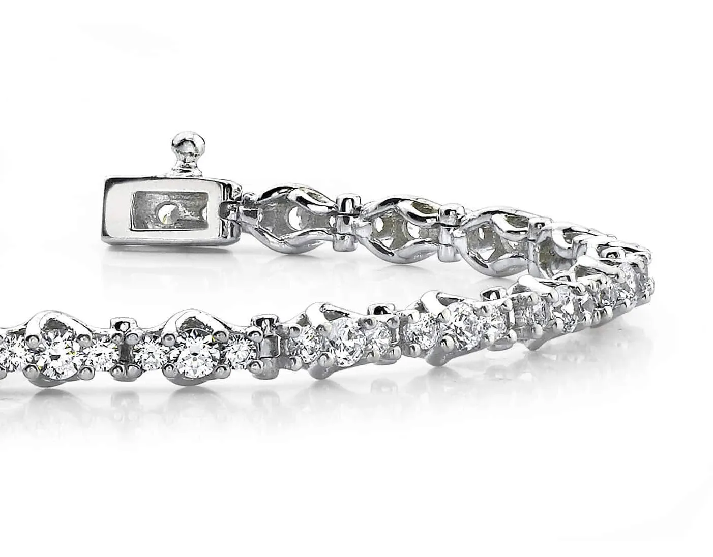 Triple Diamond Link Diamond Bracelet with 3.11 ct.(finished) 2mm, 2.7mm