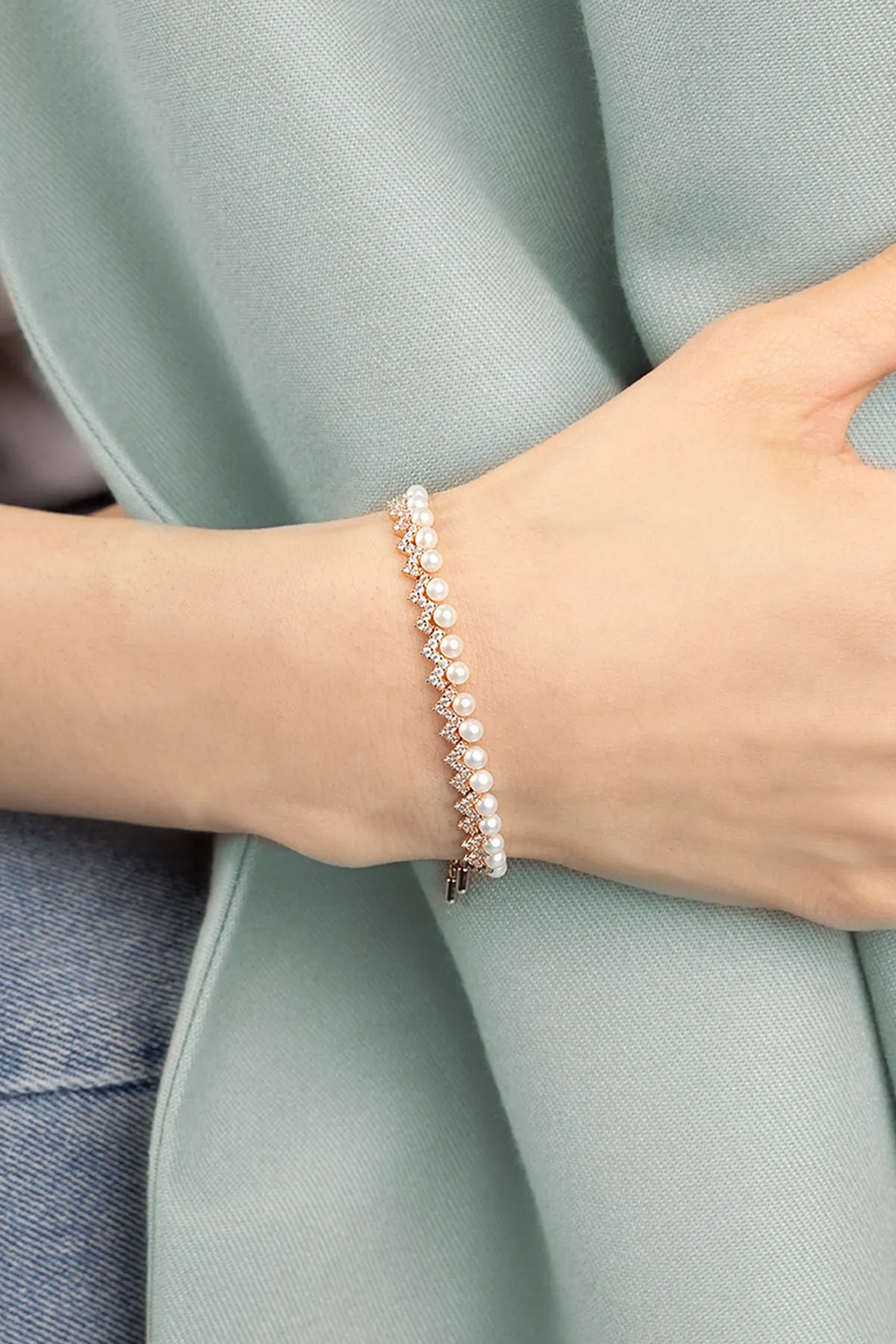 Up and Down Adjustable Bracelet with Pearls