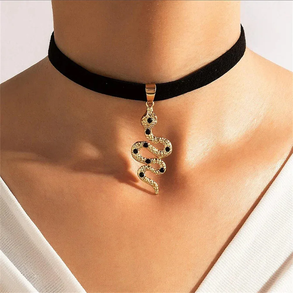 Vintage Black Velvet Choker Necklace Gothic Golden Imitation Pearl Heart Layered Necklace For Women Girls Jewelry Gifts