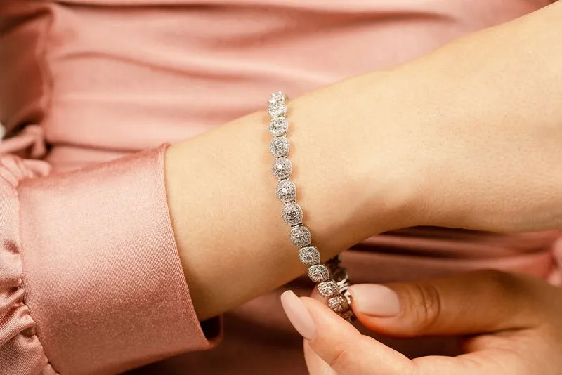 Vintage Inspired Fancy Diamond Bracelet with 5.50 ct.(finished) 1.1mm, 3.4mm