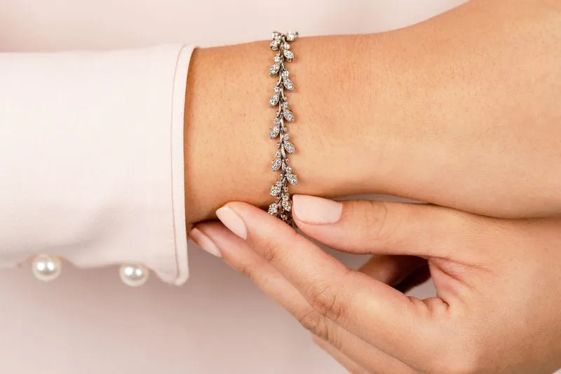 Vintage Style Leaf Diamond Bracelet with 2.05 ct.(finished) 1.65mm