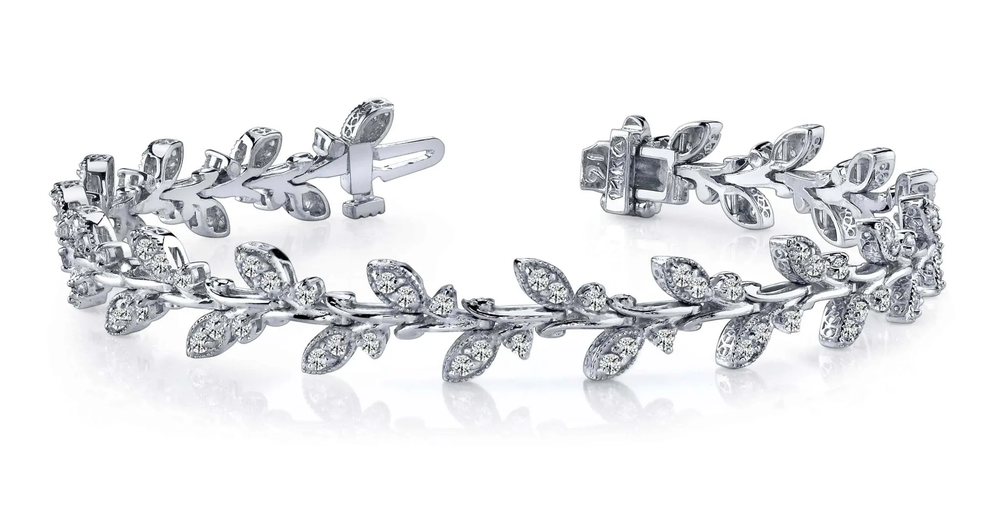 Vintage Style Leaf Diamond Bracelet with 2.05 ct.(finished) 1.65mm