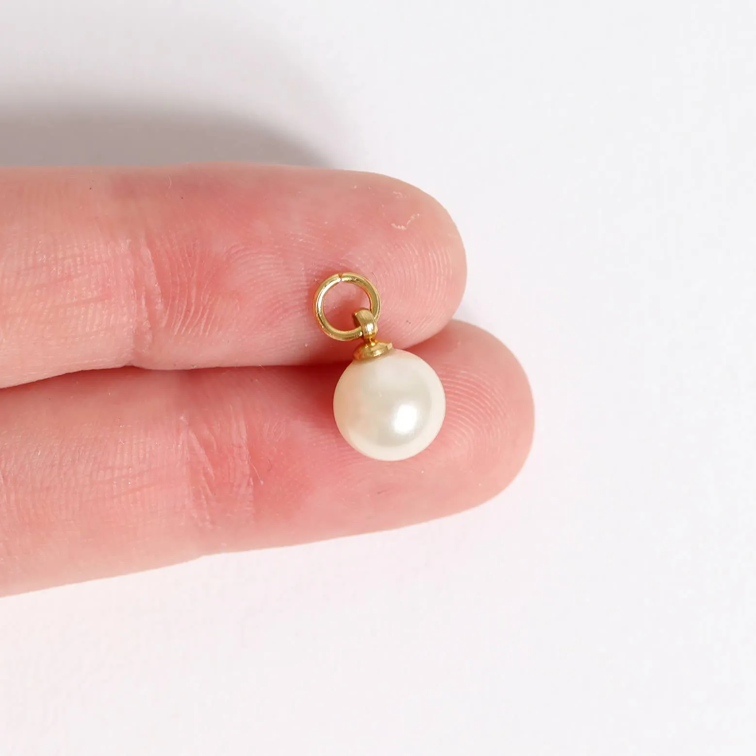 WJW - 8mm Glass Pearl Charms